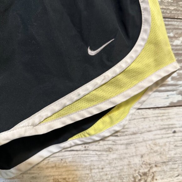 Nike Black Dri-Fit Women's Athletic Workout Gym Shorts - Picture 4 of 7